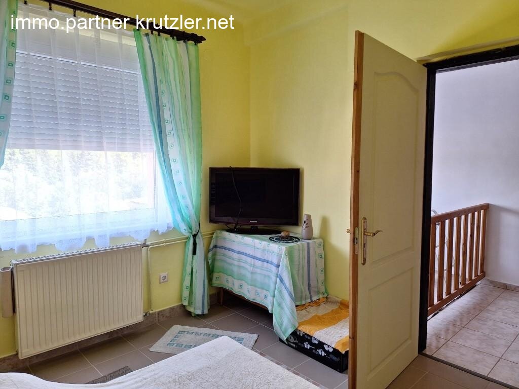 Zimmer 1 OG (2) Zimmer 1 OG (2)