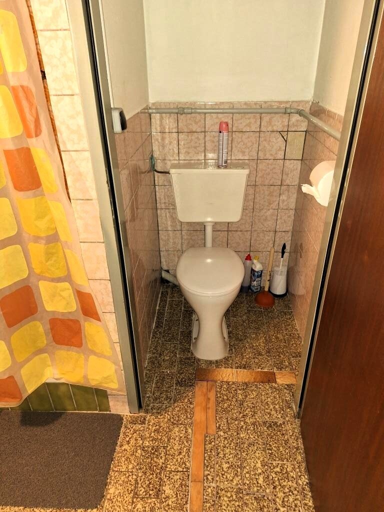 KE Toilette i.d. Waschküche