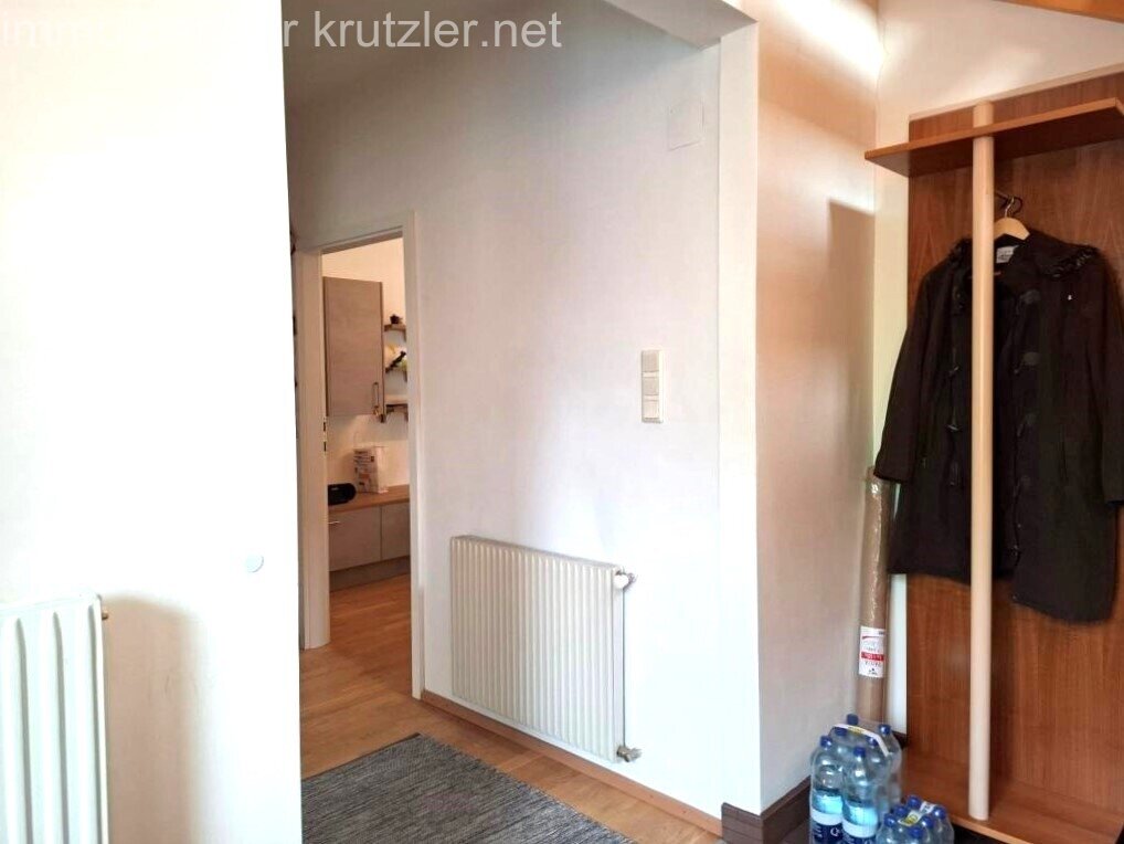 Vorraum mit Stiege