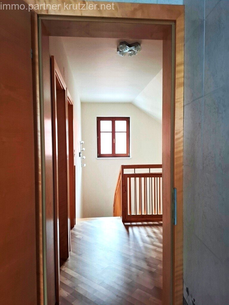 DG Zimmer zu Vorraum mit Galerie