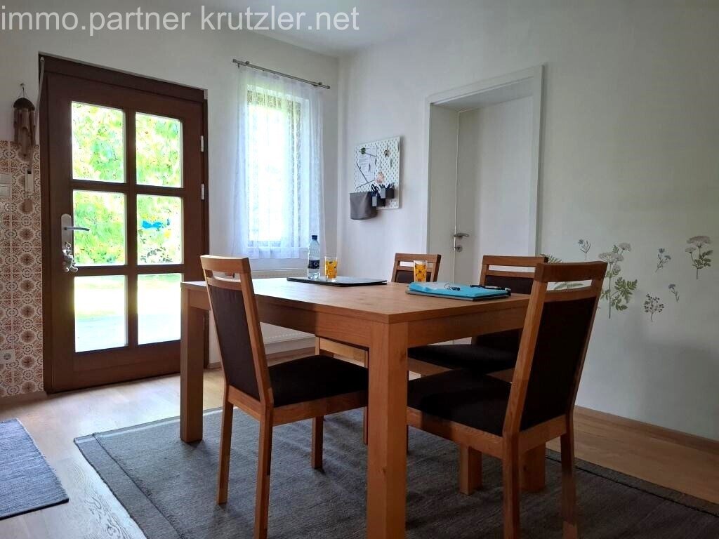 Essküche zu Garten u. Kabinett