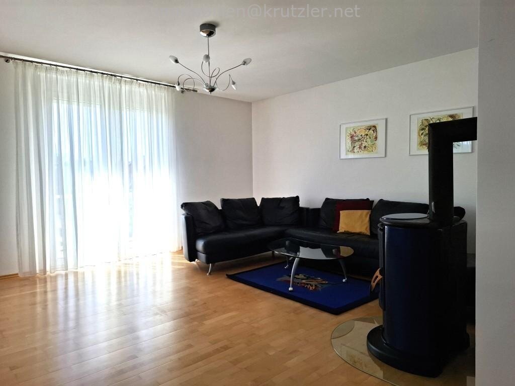 OG Wohnraum mit Balkon