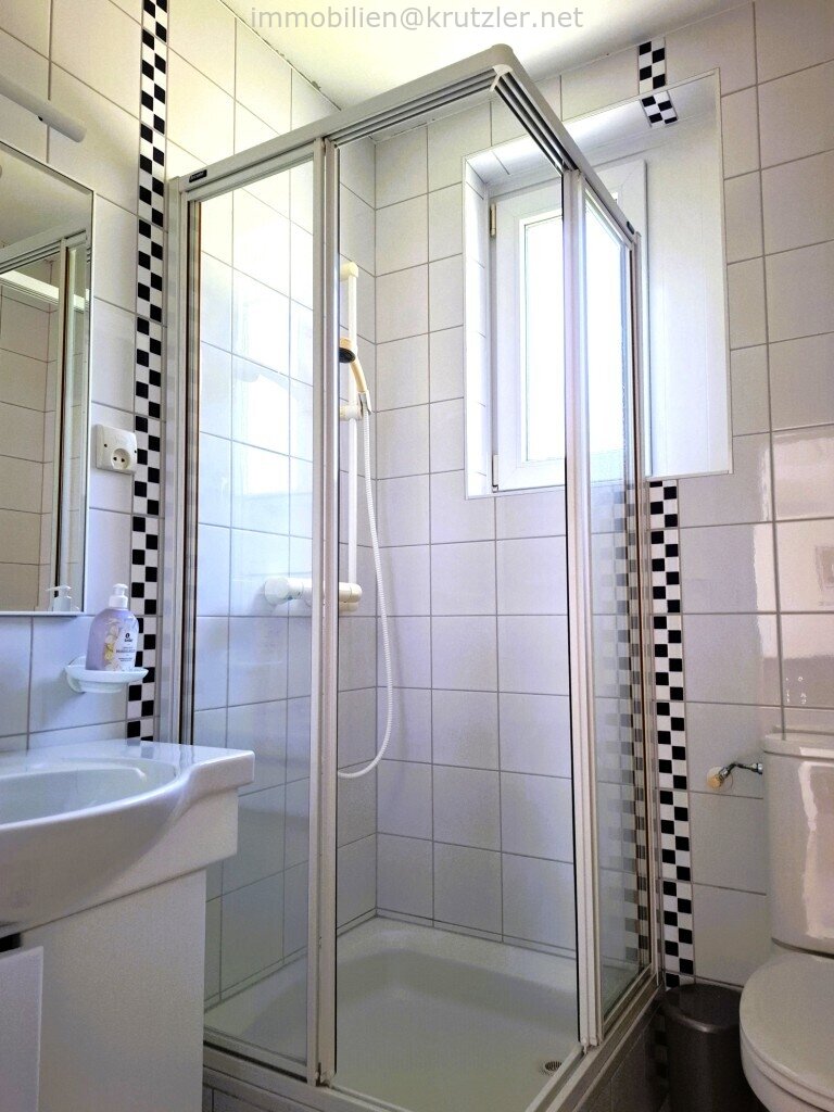 OG Bad mit Dusche WT WC u. Fenster